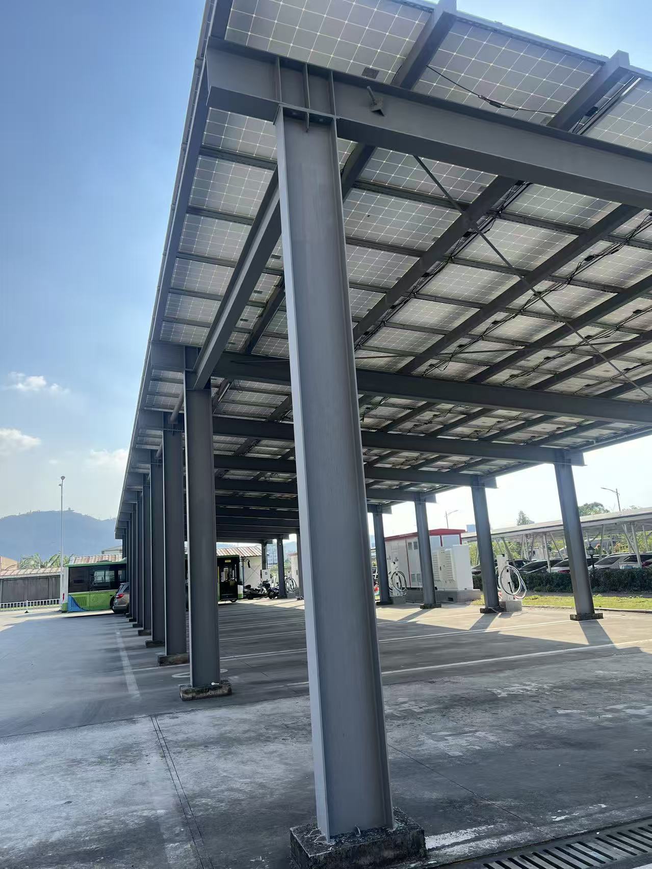 फोटोव्होल्टेइक बिल्डिंग इंटिग्रेशनचे विशिष्ट अनुप्रयोग काय आहेत?